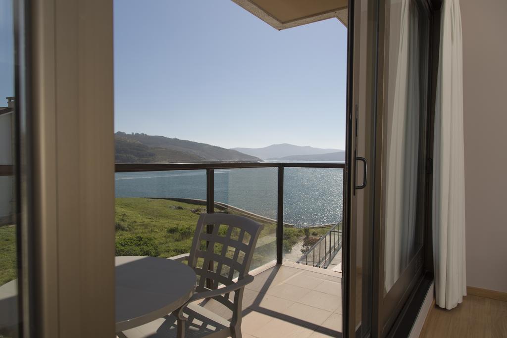 Apartamentos Turisticos Playa De Osmo Corme Экстерьер фото